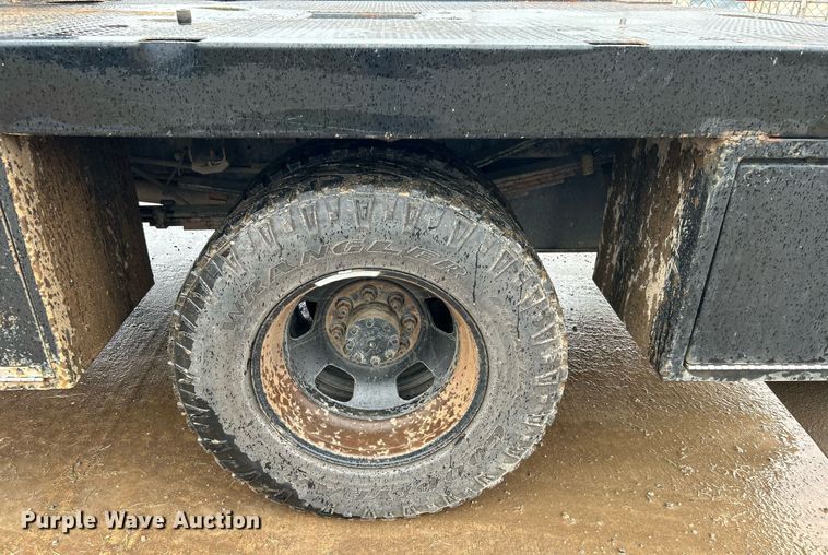 image for item DN0499 2014 Dodge Ram 3500HD  Crew Cab flatbed pickup truck