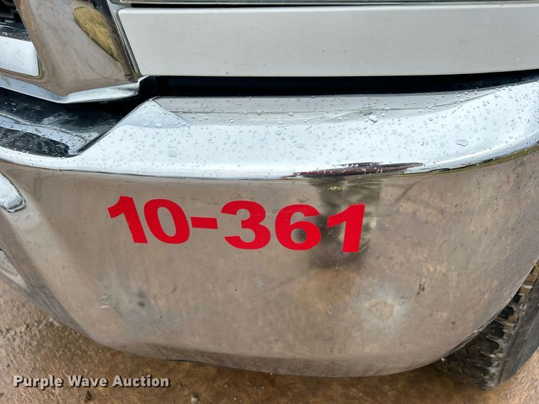 image for item DN0499 2014 Dodge Ram 3500HD  Crew Cab flatbed pickup truck