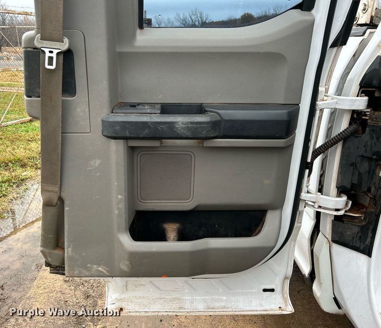 image for item DN0501 2017 Ford F150  SuperCab pickup truck