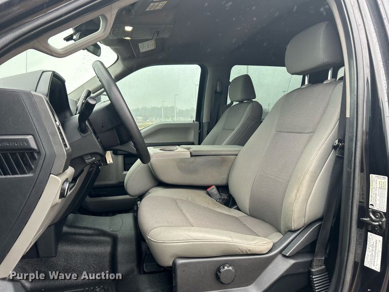 image for item DN0565 2020 Ford F250 Super Duty  Crew Cab pickup truck