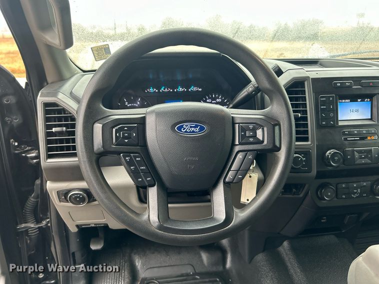 image for item DN0565 2020 Ford F250 Super Duty  Crew Cab pickup truck