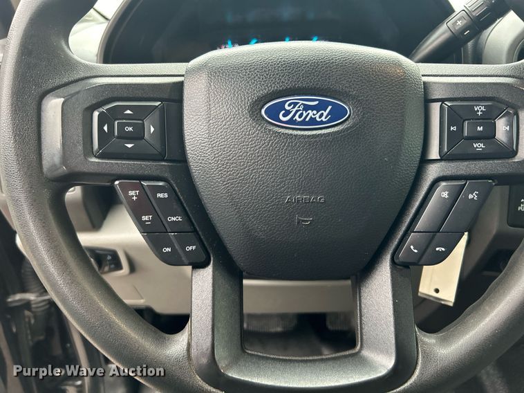 image for item DN0565 2020 Ford F250 Super Duty  Crew Cab pickup truck