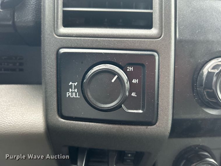 image for item DN0565 2020 Ford F250 Super Duty  Crew Cab pickup truck