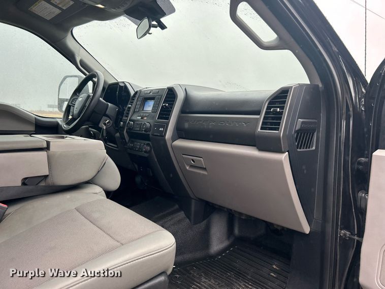 image for item DN0565 2020 Ford F250 Super Duty  Crew Cab pickup truck