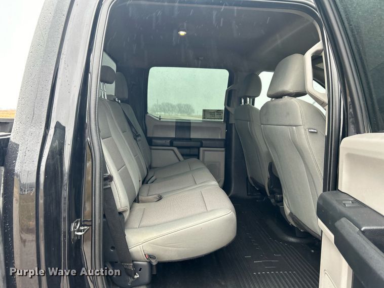 image for item DN0565 2020 Ford F250 Super Duty  Crew Cab pickup truck