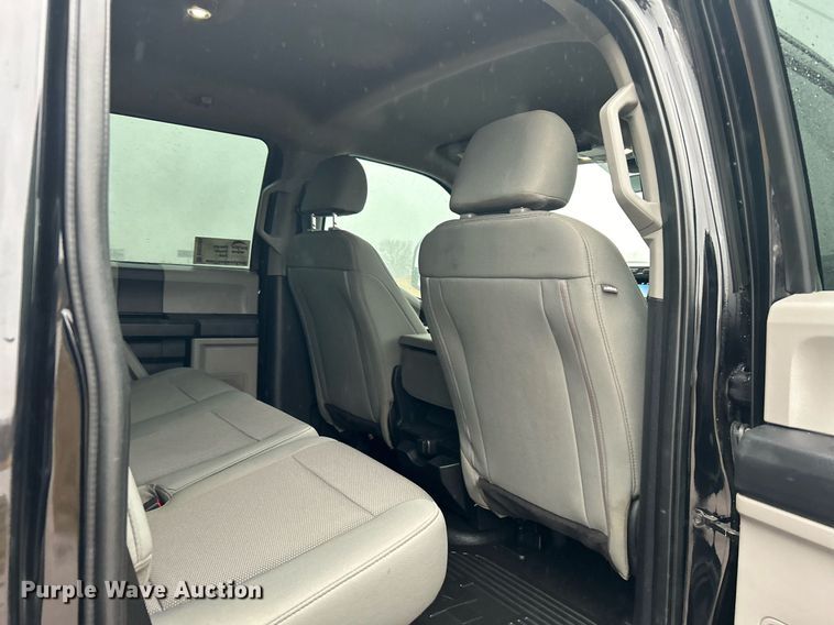 image for item DN0565 2020 Ford F250 Super Duty  Crew Cab pickup truck