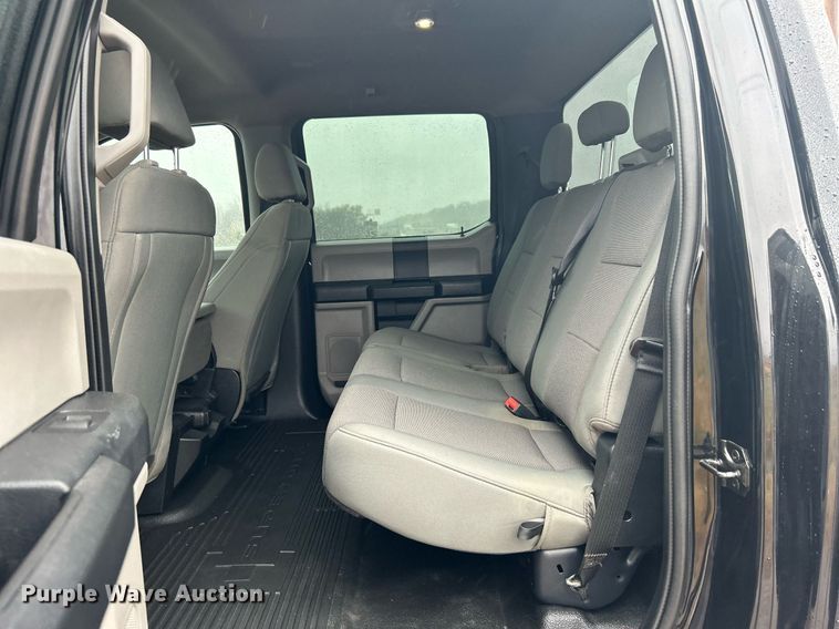 image for item DN0565 2020 Ford F250 Super Duty  Crew Cab pickup truck