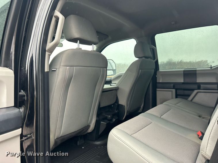 image for item DN0565 2020 Ford F250 Super Duty  Crew Cab pickup truck