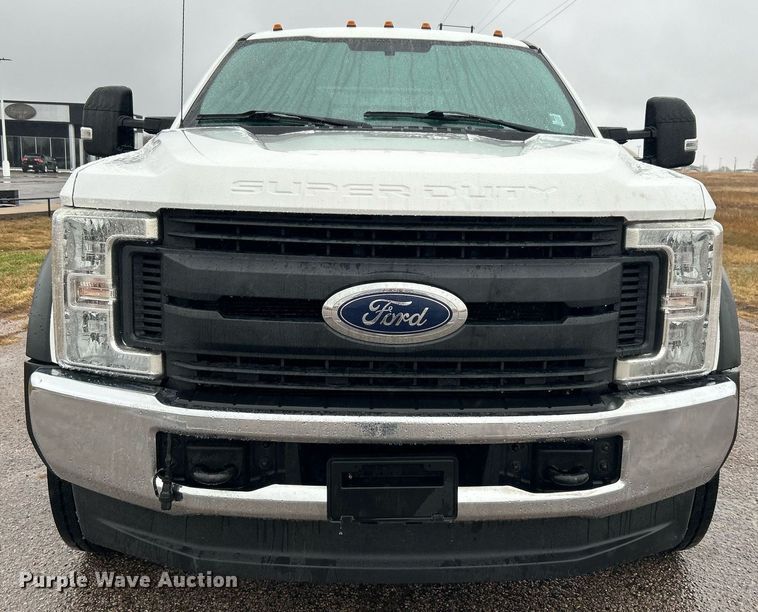 image for item DN0566 2018 Ford F450 Super Duty  Crew Cab flatbed truck