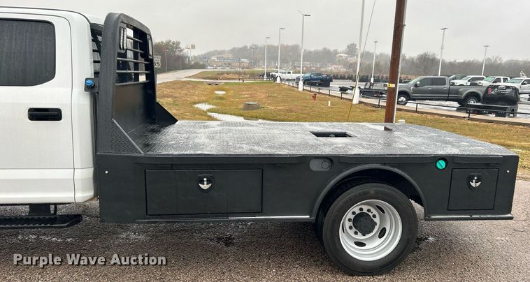 image for item DN0566 2018 Ford F450 Super Duty  Crew Cab flatbed truck