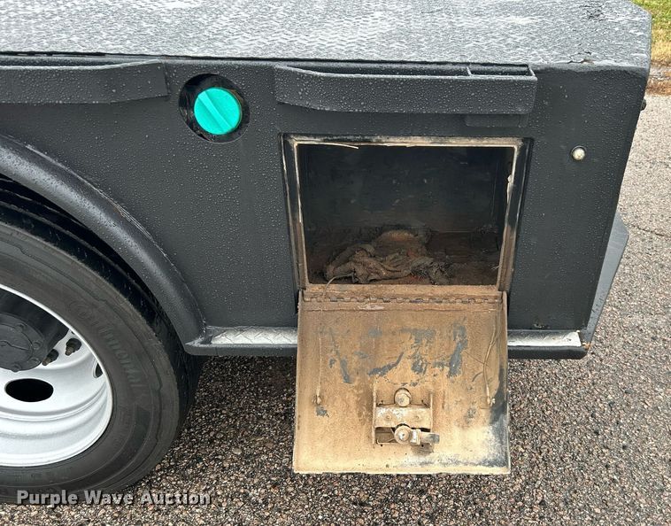 image for item DN0566 2018 Ford F450 Super Duty  Crew Cab flatbed truck