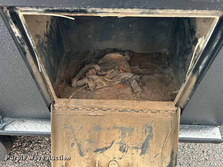 image for item DN0566 2018 Ford F450 Super Duty  Crew Cab flatbed truck