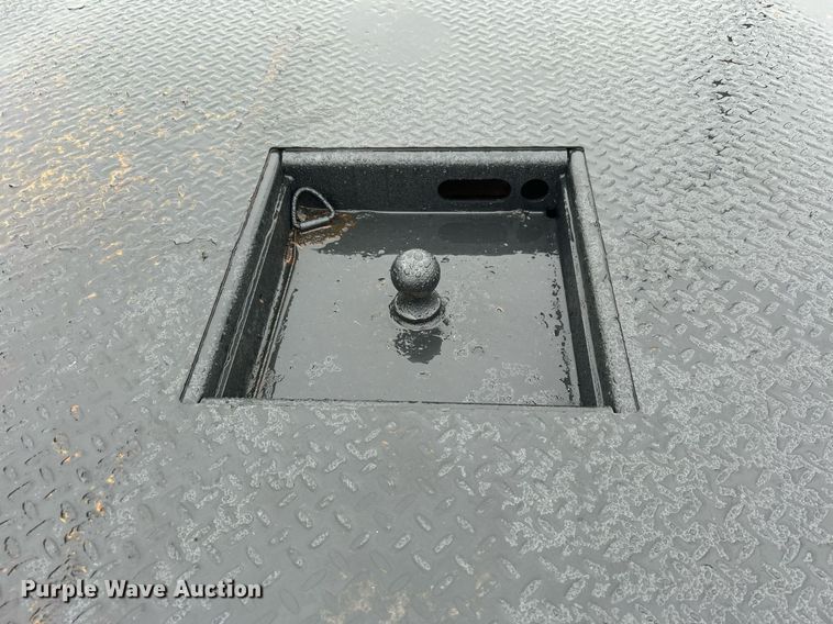 image for item DN0566 2018 Ford F450 Super Duty  Crew Cab flatbed truck