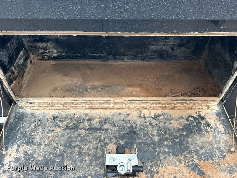 image for item DN0566 2018 Ford F450 Super Duty  Crew Cab flatbed truck