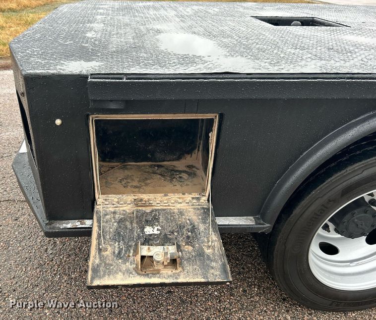 image for item DN0566 2018 Ford F450 Super Duty  Crew Cab flatbed truck