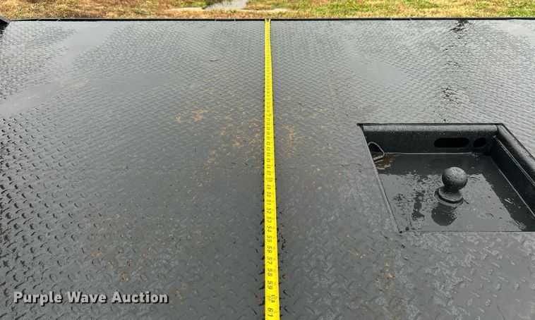 image for item DN0566 2018 Ford F450 Super Duty  Crew Cab flatbed truck