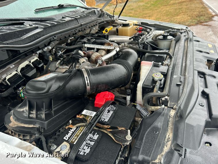 image for item DN0566 2018 Ford F450 Super Duty  Crew Cab flatbed truck