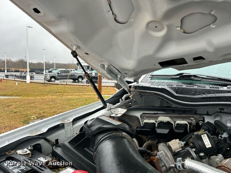 image for item DN0566 2018 Ford F450 Super Duty  Crew Cab flatbed truck