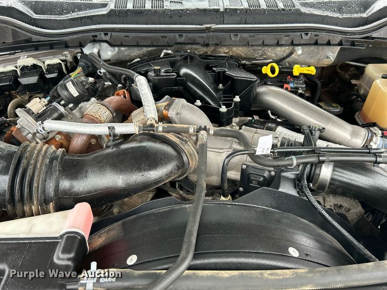 image for item DN0566 2018 Ford F450 Super Duty  Crew Cab flatbed truck