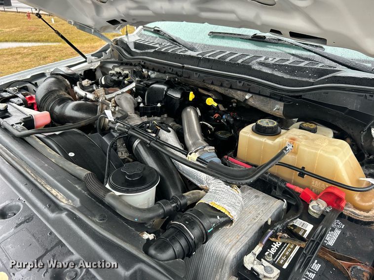 image for item DN0566 2018 Ford F450 Super Duty  Crew Cab flatbed truck