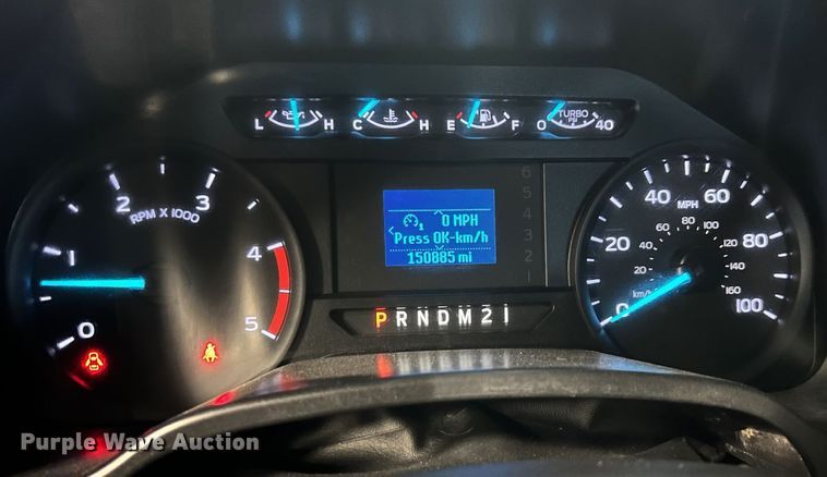 image for item DN0566 2018 Ford F450 Super Duty  Crew Cab flatbed truck