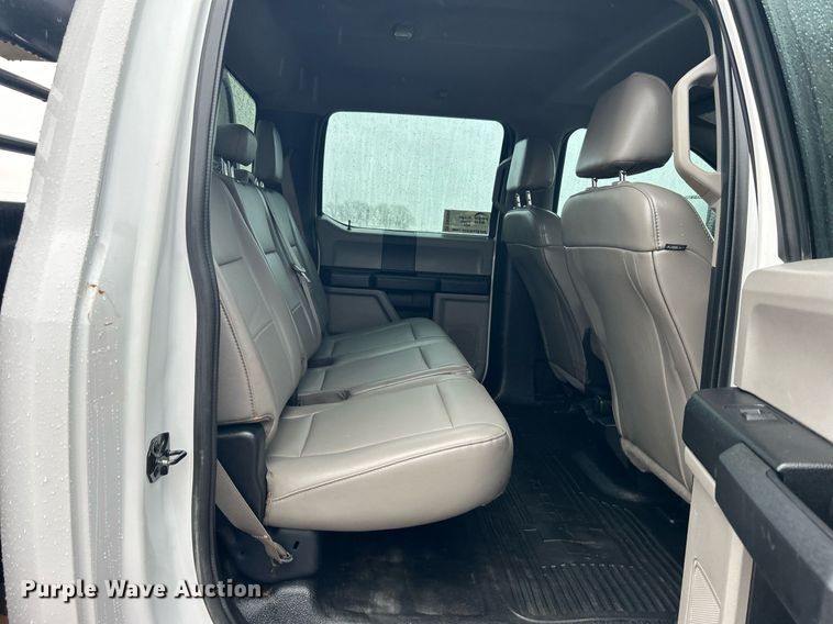 image for item DN0566 2018 Ford F450 Super Duty  Crew Cab flatbed truck