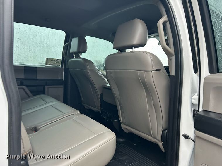 image for item DN0566 2018 Ford F450 Super Duty  Crew Cab flatbed truck