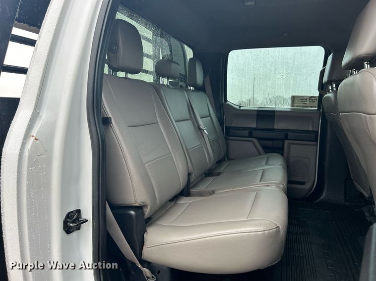 image for item DN0566 2018 Ford F450 Super Duty  Crew Cab flatbed truck