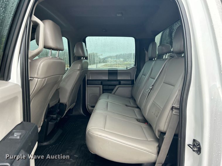 image for item DN0566 2018 Ford F450 Super Duty  Crew Cab flatbed truck