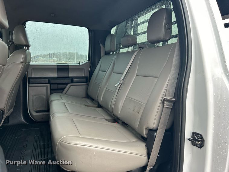 image for item DN0566 2018 Ford F450 Super Duty  Crew Cab flatbed truck