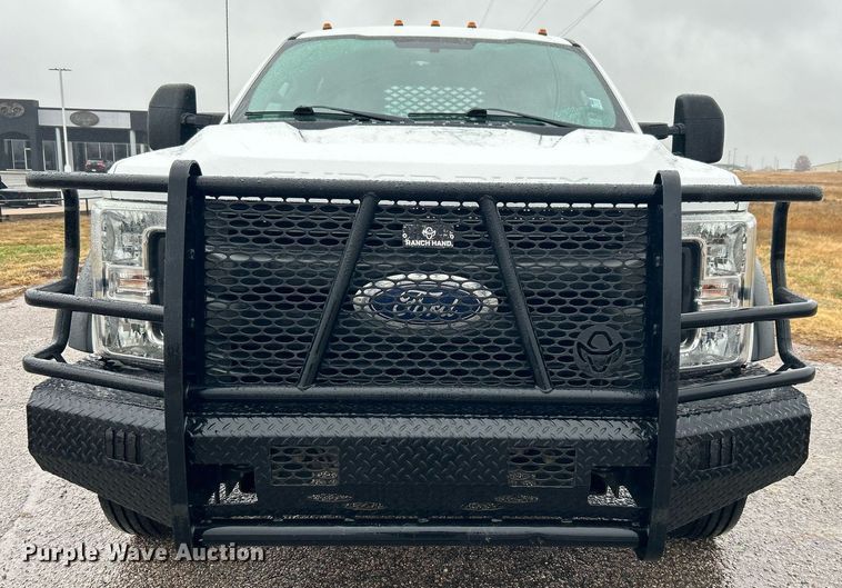 image for item DN0567 2019 Ford F550  Crew Cab flatbed truck