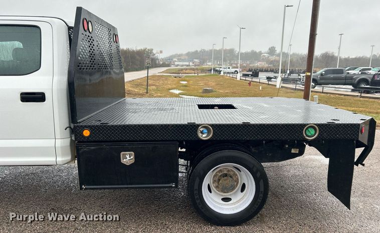 image for item DN0567 2019 Ford F550  Crew Cab flatbed truck