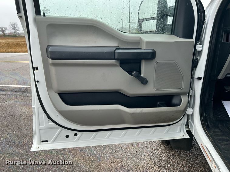 image for item DN0567 2019 Ford F550  Crew Cab flatbed truck