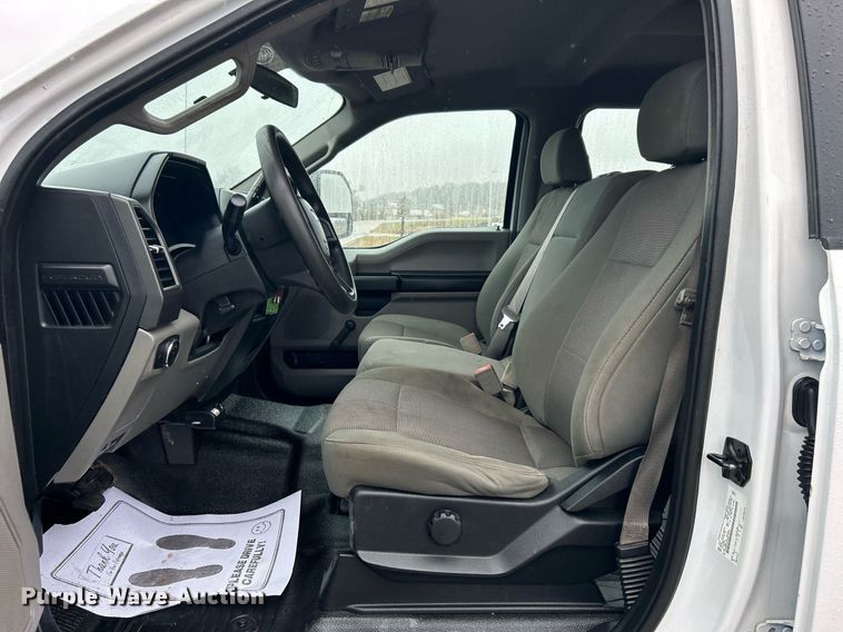 image for item DN0567 2019 Ford F550  Crew Cab flatbed truck