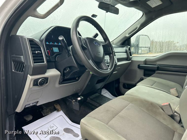 image for item DN0567 2019 Ford F550  Crew Cab flatbed truck