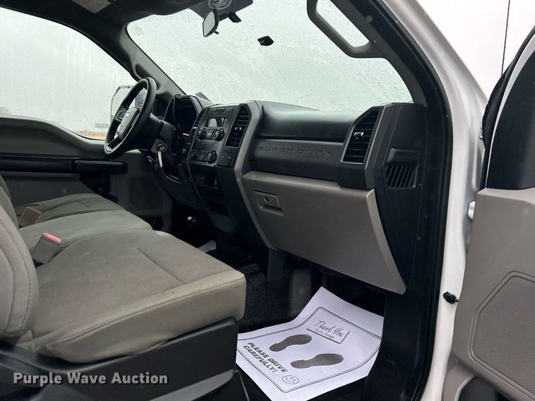 image for item DN0567 2019 Ford F550  Crew Cab flatbed truck