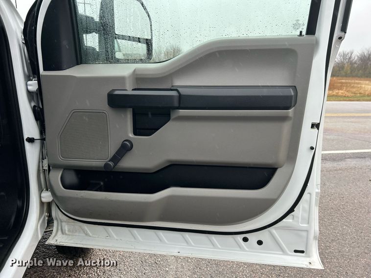 image for item DN0567 2019 Ford F550  Crew Cab flatbed truck