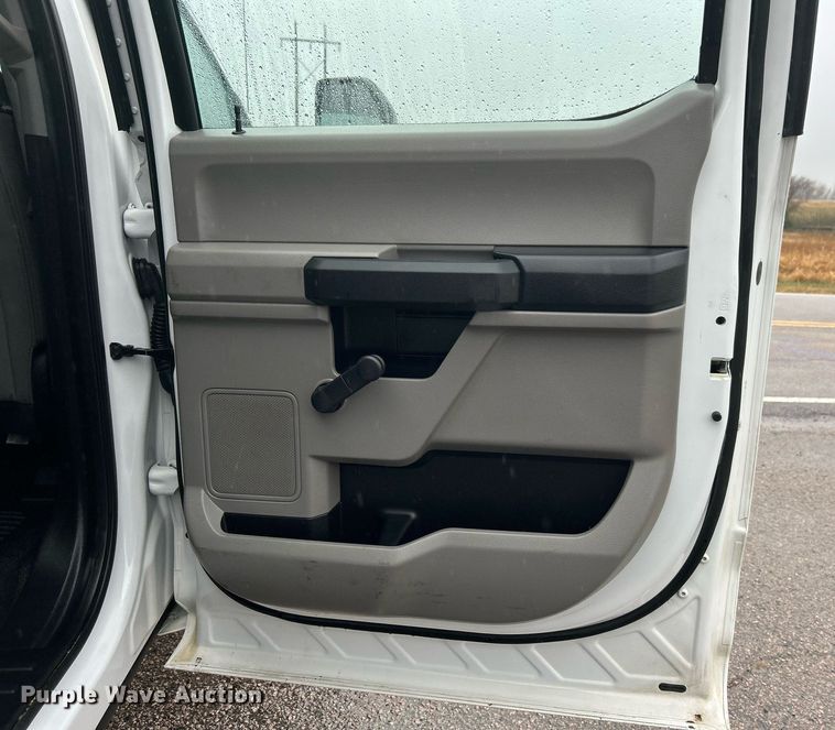 image for item DN0567 2019 Ford F550  Crew Cab flatbed truck