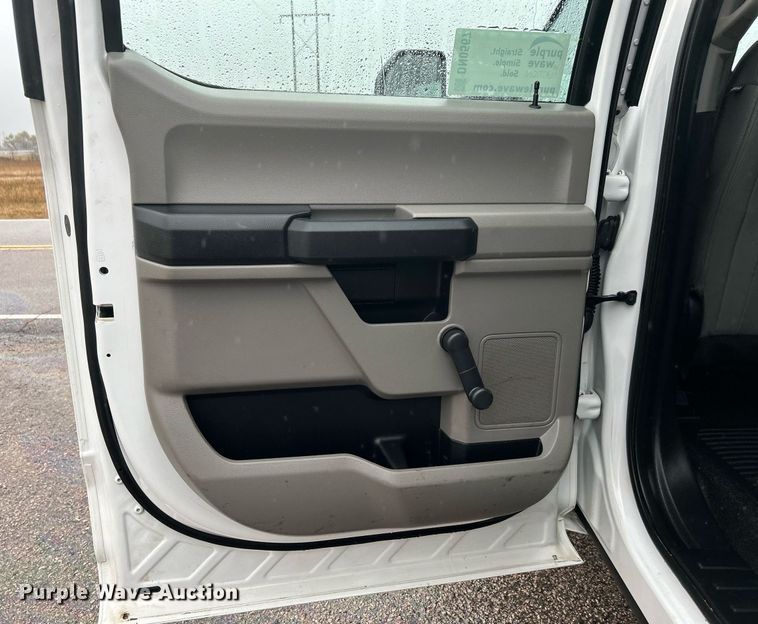 image for item DN0567 2019 Ford F550  Crew Cab flatbed truck