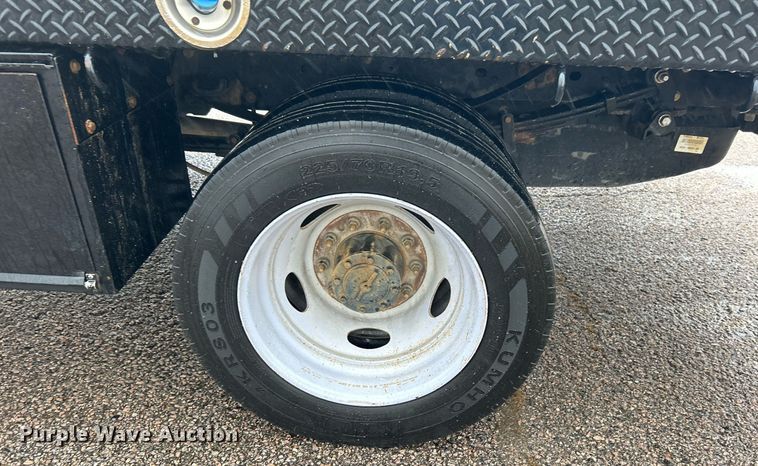 image for item DN0567 2019 Ford F550  Crew Cab flatbed truck