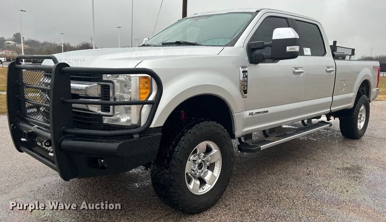 image for item DN0569 2017 Ford F250 Super Duty  Crew Cab pickup truck