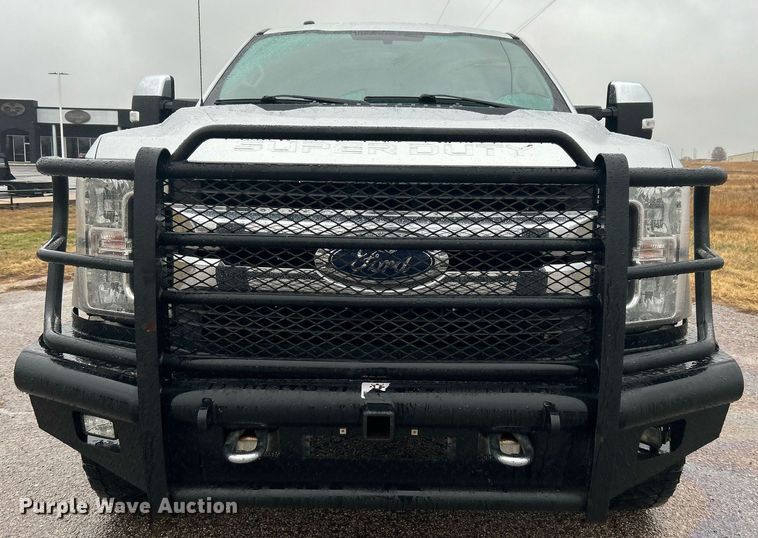 image for item DN0569 2017 Ford F250 Super Duty  Crew Cab pickup truck