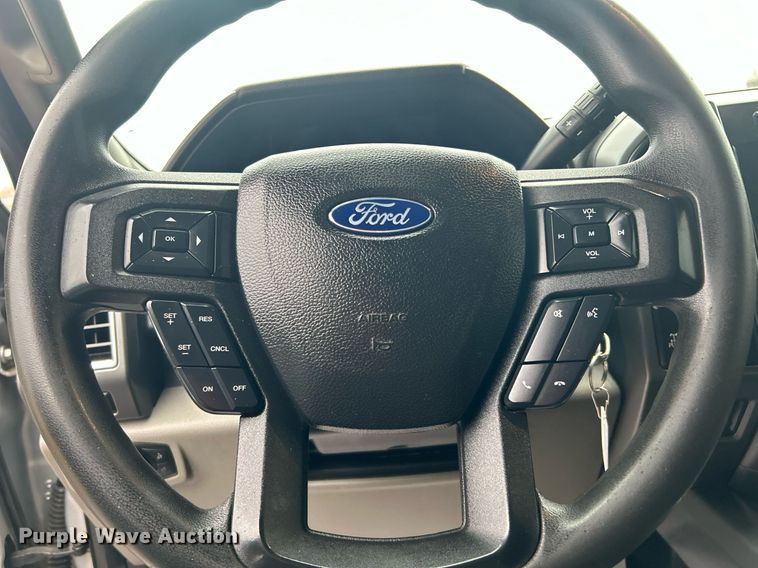 image for item DN0569 2017 Ford F250 Super Duty  Crew Cab pickup truck