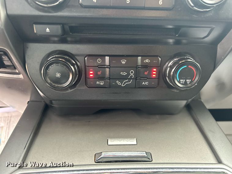 image for item DN0569 2017 Ford F250 Super Duty  Crew Cab pickup truck