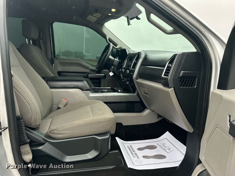 image for item DN0569 2017 Ford F250 Super Duty  Crew Cab pickup truck