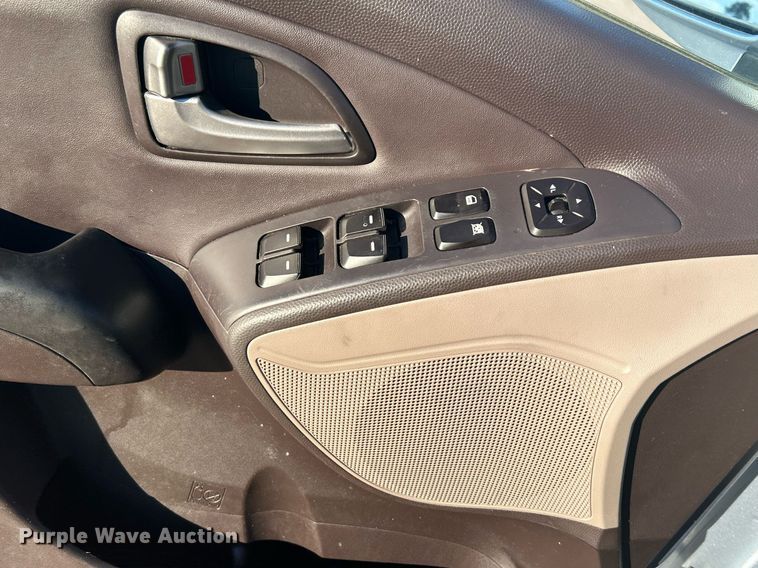 image for item DN0570 2011 Hyundai Tucson