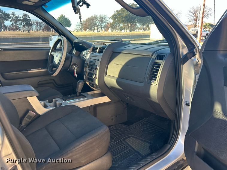 image for item DN0572 2010 Ford Escape  SUV