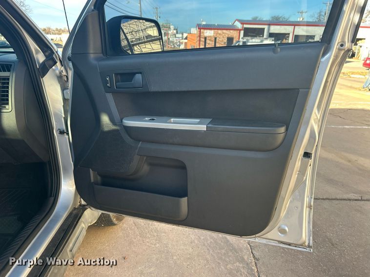 image for item DN0572 2010 Ford Escape  SUV