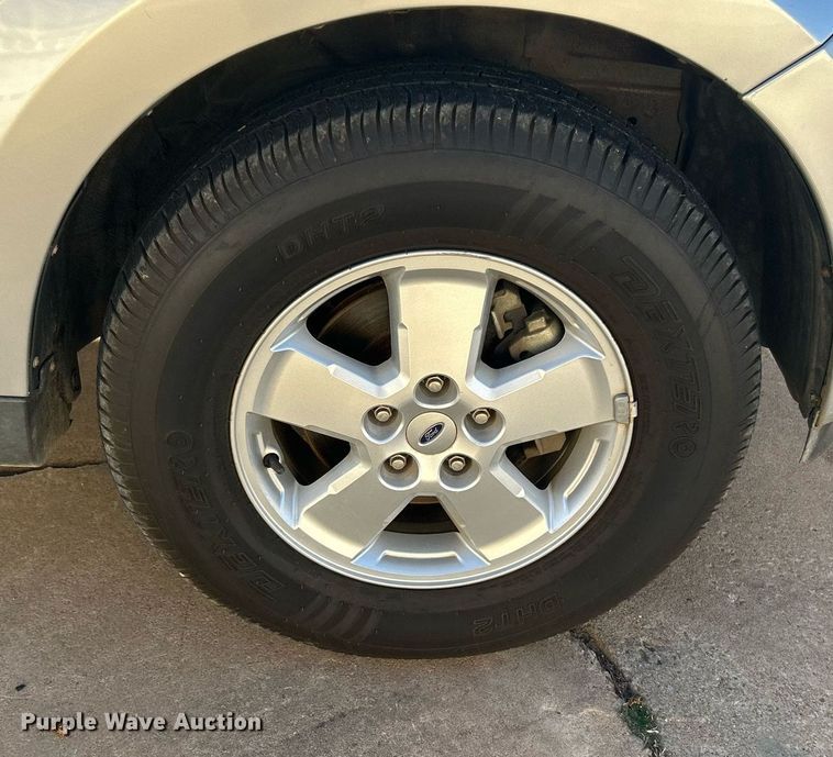 image for item DN0572 2010 Ford Escape  SUV