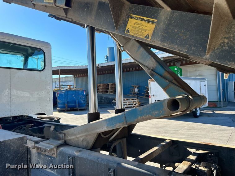 image for item DN0607 2014 Peterbilt 330  dump flatbed truck